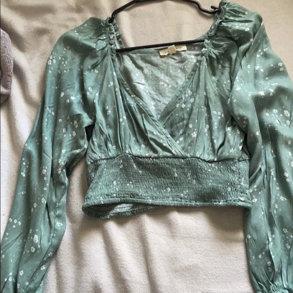 LA Hearts long sleeves smocked surplice top